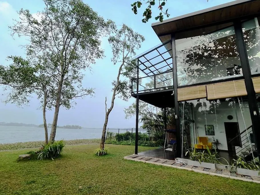 The Lakes Edge Residence Panadura